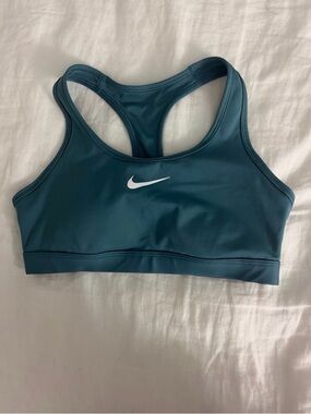 Nike Women's Swoosh Medium Support Padded Sports Bra